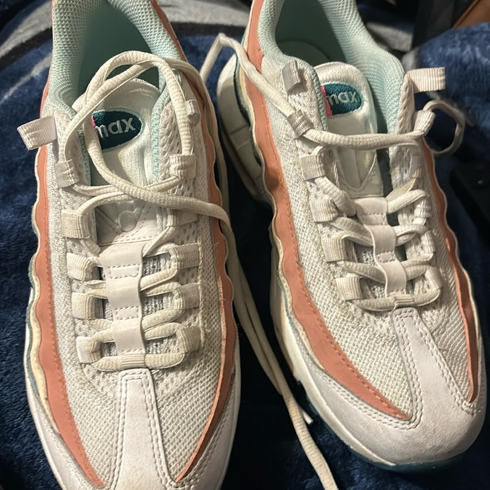 Nike air max 95. Multiple colors.